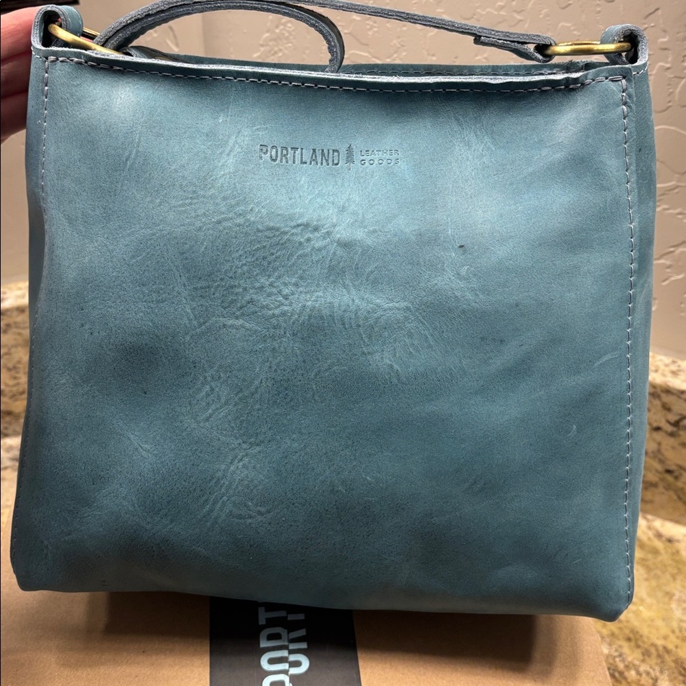 New Aqua Triangle bag by Portland Leather, NWT - Picture 4 of 16